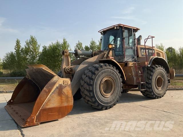 CAT 966M XE Gumikerekes homlokrakodók