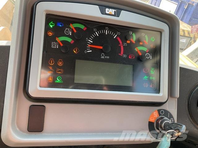 CAT 966M XE Gumikerekes homlokrakodók