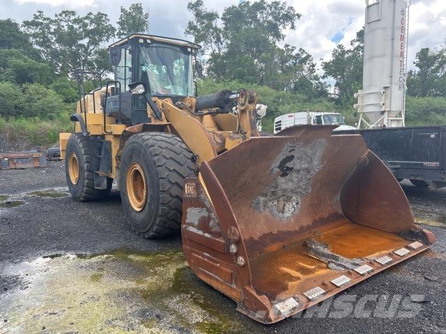 CAT 972M Gumikerekes homlokrakodók