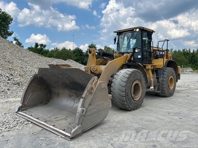 CAT 972M Gumikerekes homlokrakodók