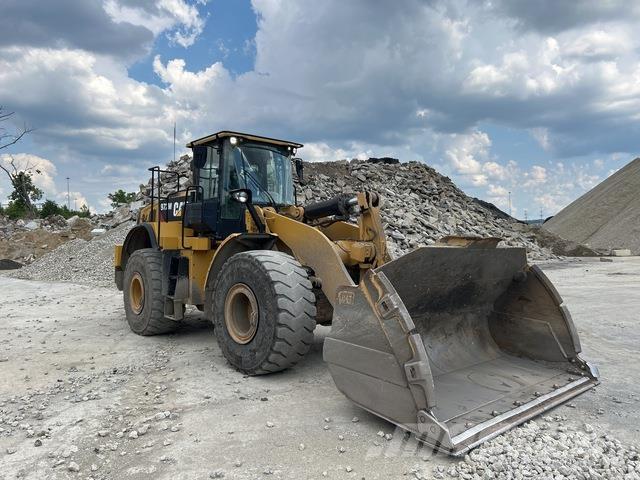 CAT 972M Gumikerekes homlokrakodók