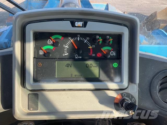 CAT 972M Gumikerekes homlokrakodók