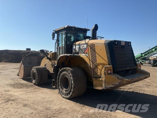 CAT 972M Gumikerekes homlokrakodók