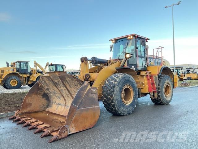 CAT 972M XE Gumikerekes homlokrakodók