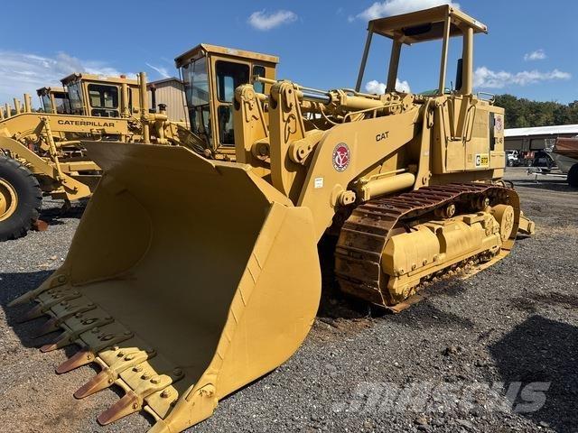 CAT 973 Lánctalpas homlokrakodók