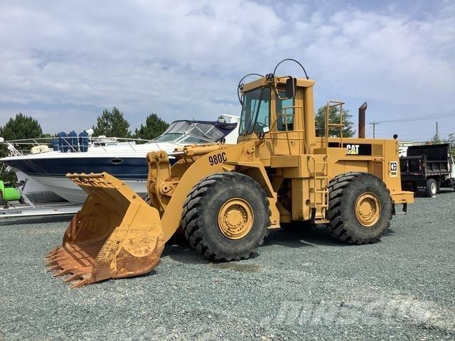 CAT 980 Gumikerekes homlokrakodók