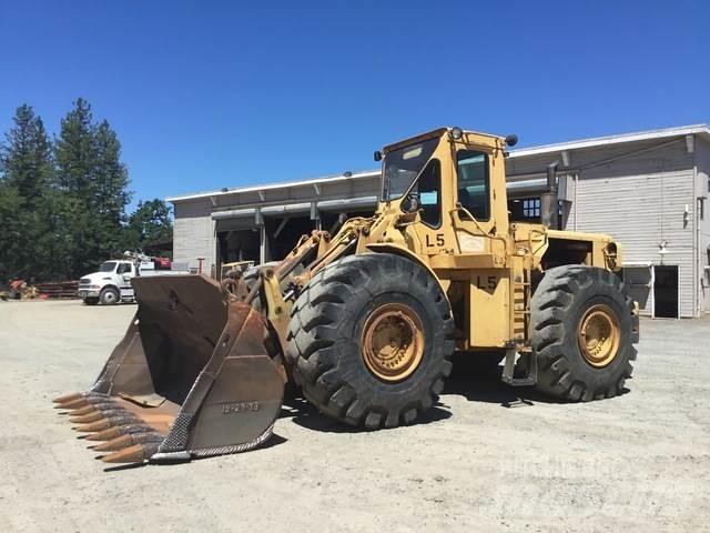CAT 980B Gumikerekes homlokrakodók
