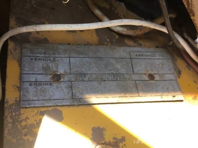 CAT 980B Gumikerekes homlokrakodók
