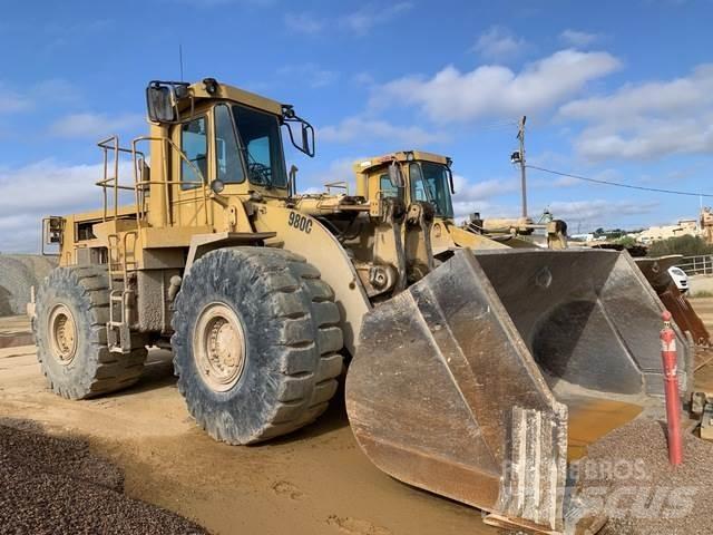 CAT 980C Gumikerekes homlokrakodók