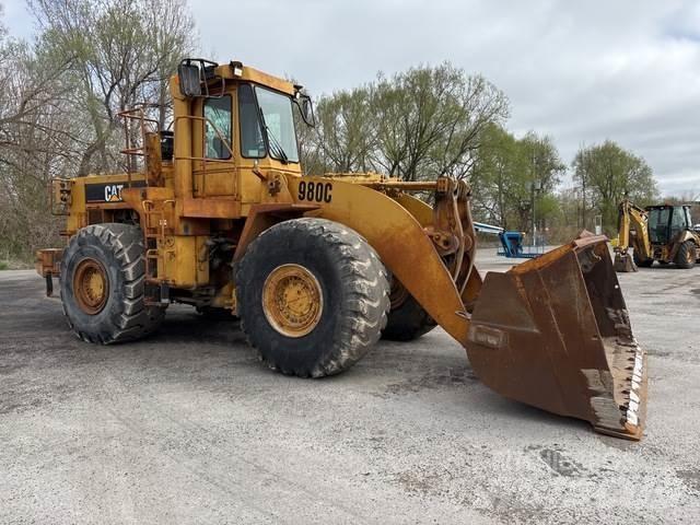 CAT 980C Gumikerekes homlokrakodók