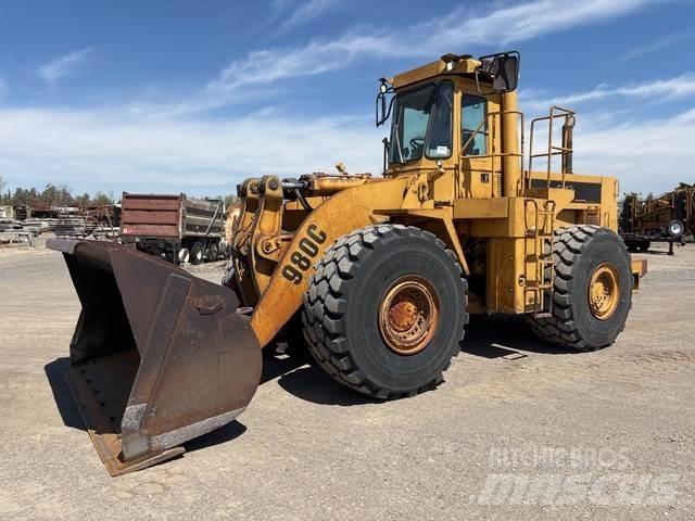 CAT 980C Gumikerekes homlokrakodók