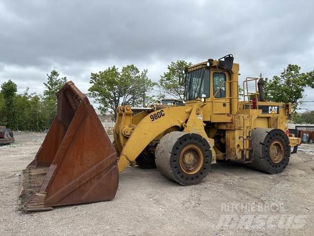 CAT 980C Gumikerekes homlokrakodók