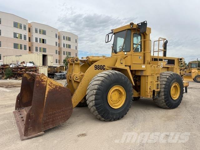 CAT 980C Gumikerekes homlokrakodók