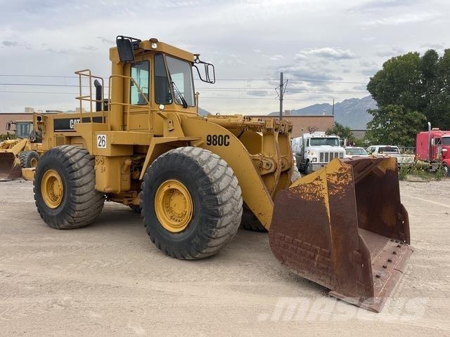 CAT 980C Gumikerekes homlokrakodók
