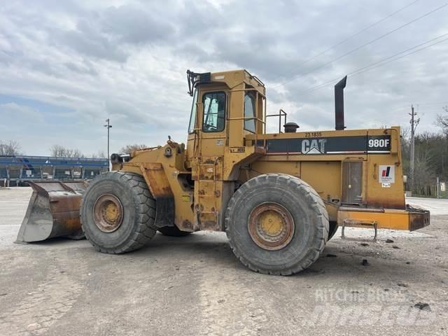 CAT 980F Gumikerekes homlokrakodók