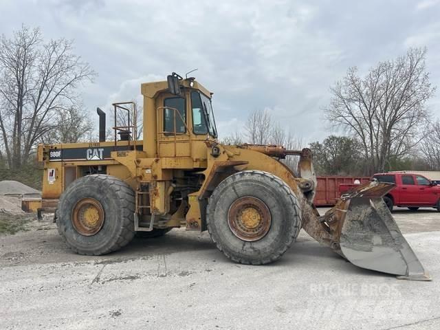 CAT 980F Gumikerekes homlokrakodók