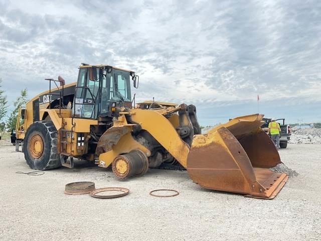 CAT 980G Gumikerekes homlokrakodók