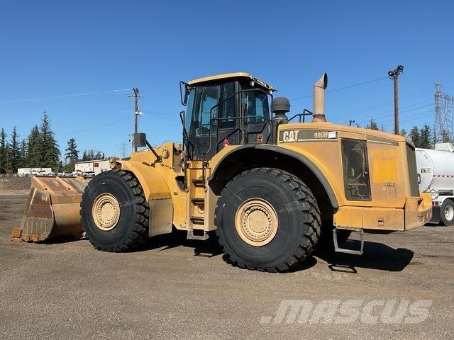 CAT 980H Gumikerekes homlokrakodók