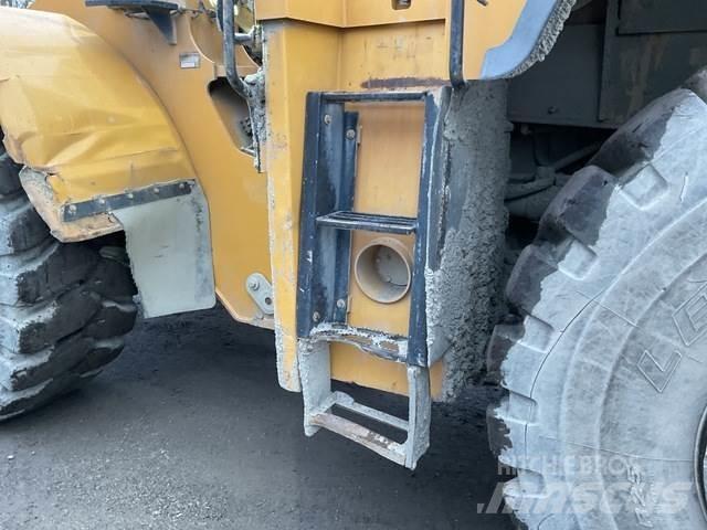CAT 980K Gumikerekes homlokrakodók