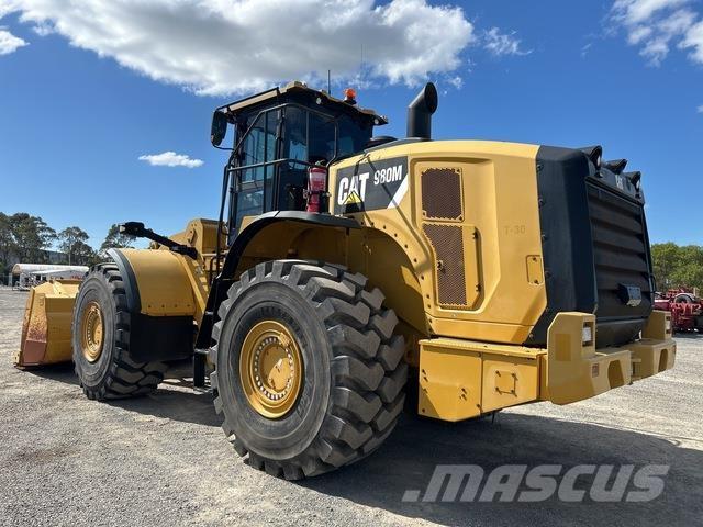 CAT 980M Gumikerekes homlokrakodók