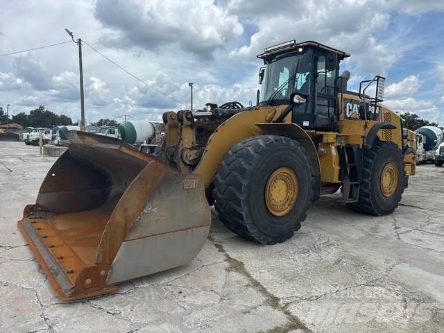 CAT 980M Gumikerekes homlokrakodók