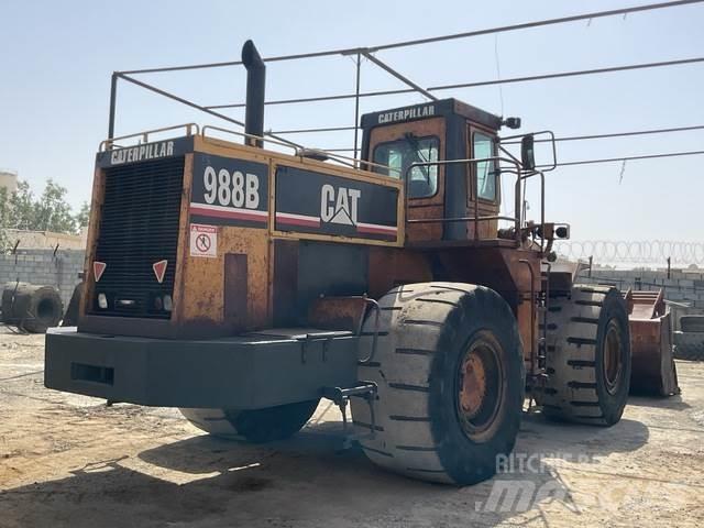 CAT 988B Gumikerekes homlokrakodók