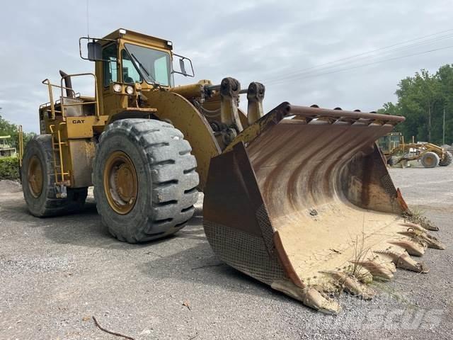CAT 988B Gumikerekes homlokrakodók