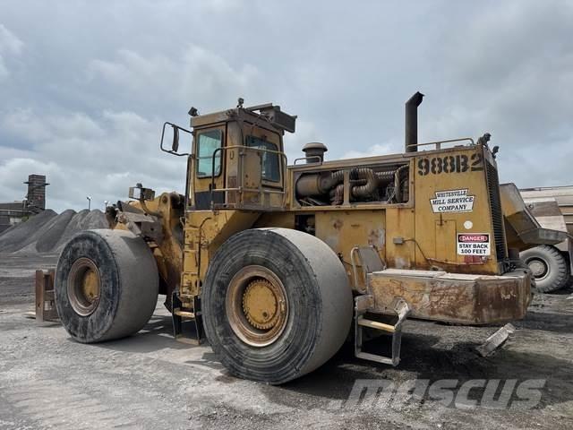 CAT 988B Gumikerekes homlokrakodók