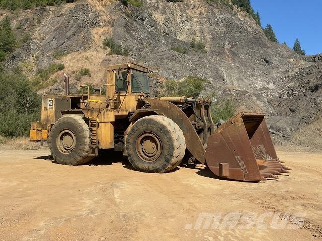 CAT 988B Gumikerekes homlokrakodók