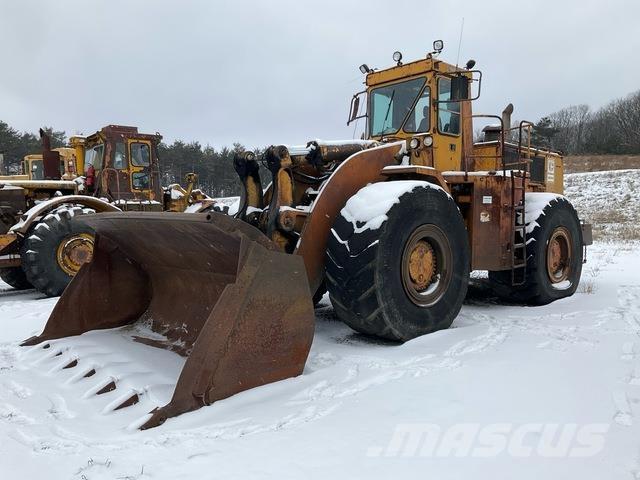 CAT 988B Gumikerekes homlokrakodók