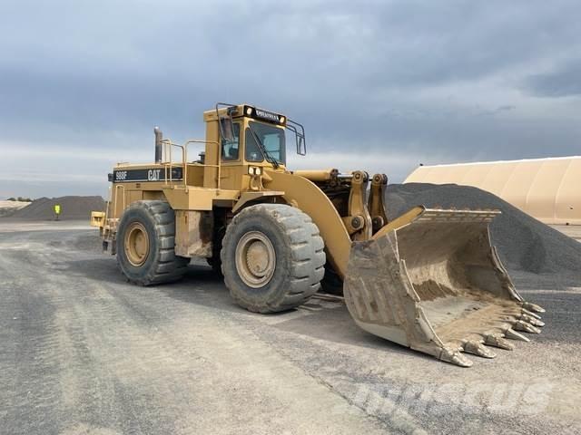 CAT 988F Gumikerekes homlokrakodók