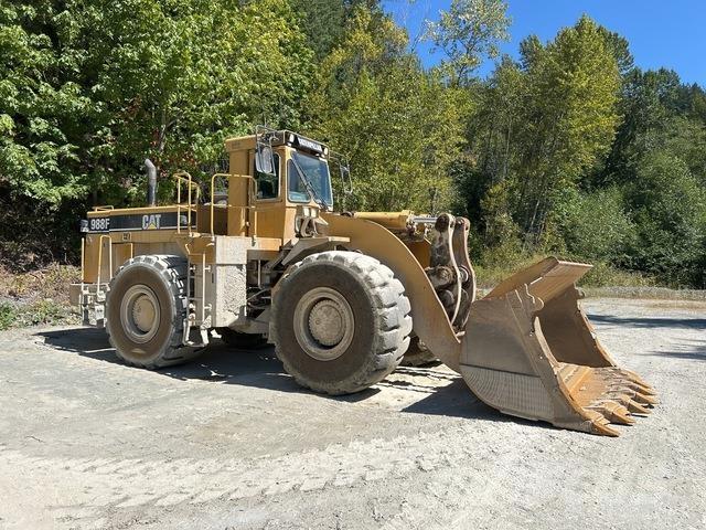CAT 988F Gumikerekes homlokrakodók