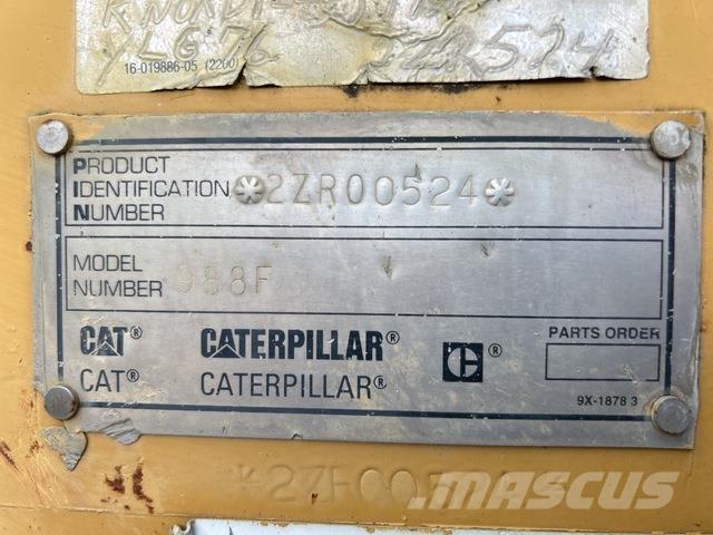 CAT 988F Gumikerekes homlokrakodók