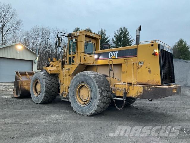 CAT 988F Gumikerekes homlokrakodók