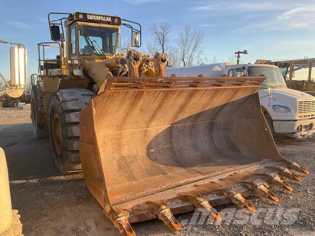 CAT 988F Gumikerekes homlokrakodók