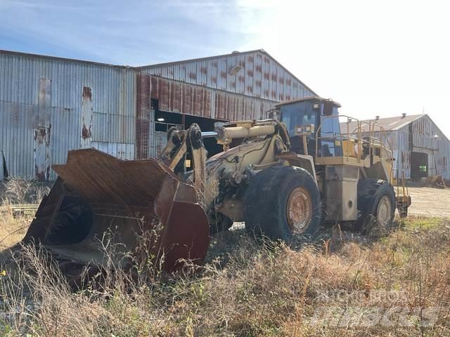 CAT 988G Gumikerekes homlokrakodók