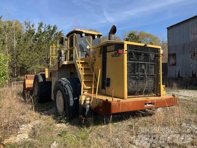 CAT 988G Gumikerekes homlokrakodók
