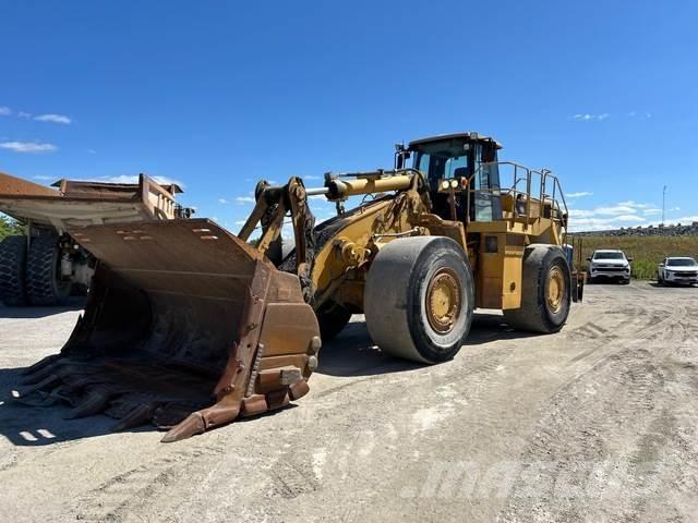 CAT 988G Gumikerekes homlokrakodók