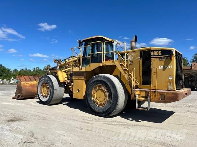 CAT 988G Gumikerekes homlokrakodók