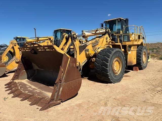 CAT 988G Gumikerekes homlokrakodók