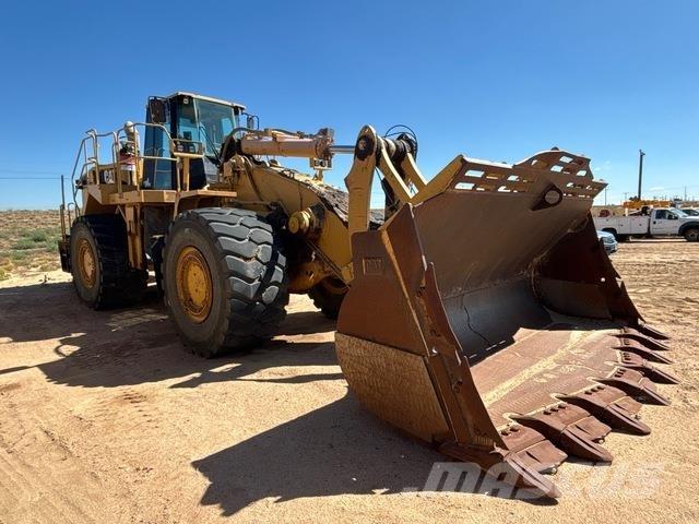 CAT 988G Gumikerekes homlokrakodók