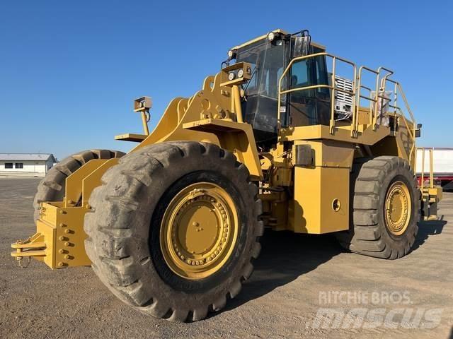 CAT 988H Gumikerekes homlokrakodók