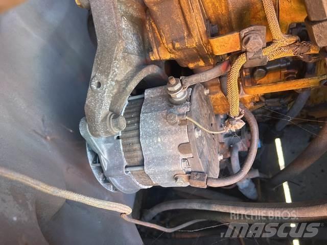 CAT 988H Gumikerekes homlokrakodók