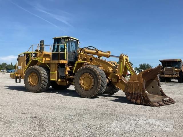 CAT 988H Gumikerekes homlokrakodók