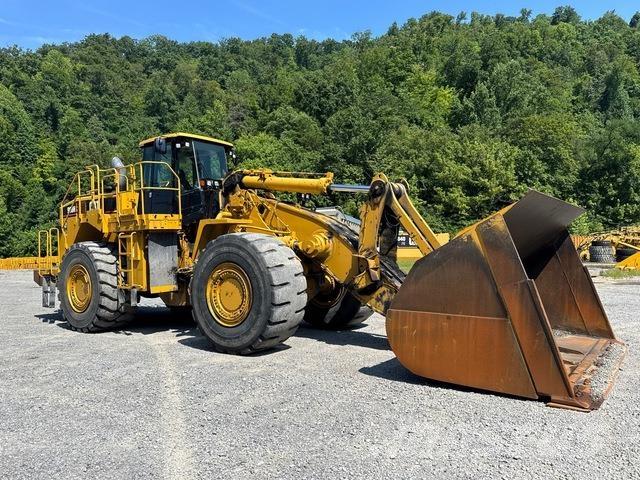 CAT 988H Gumikerekes homlokrakodók