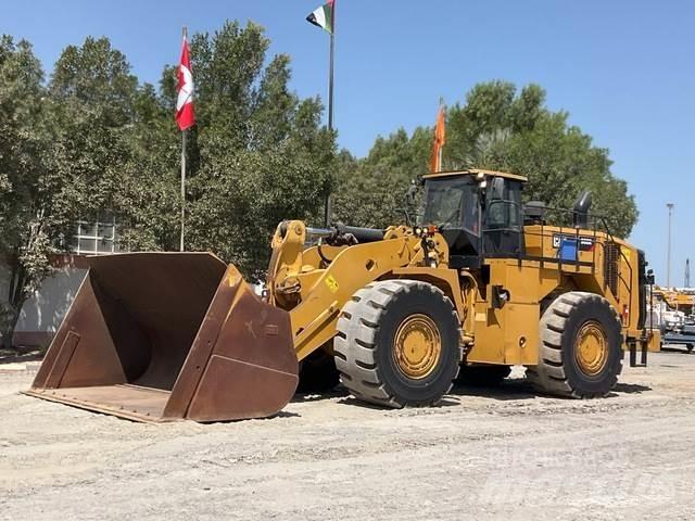 CAT 988K Gumikerekes homlokrakodók