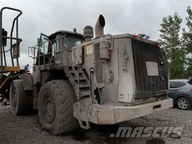 CAT 988K Gumikerekes homlokrakodók