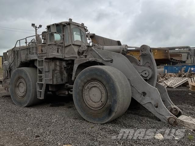 CAT 988K Gumikerekes homlokrakodók