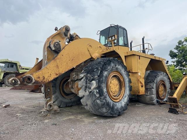 CAT 990 Gumikerekes homlokrakodók