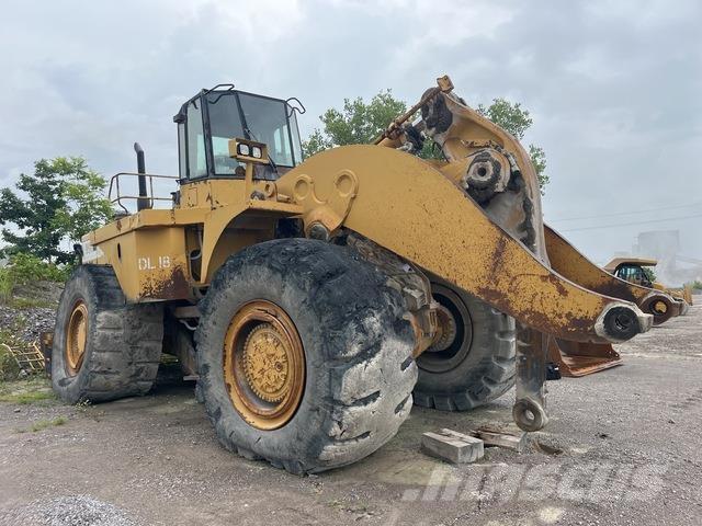 CAT 990 Gumikerekes homlokrakodók